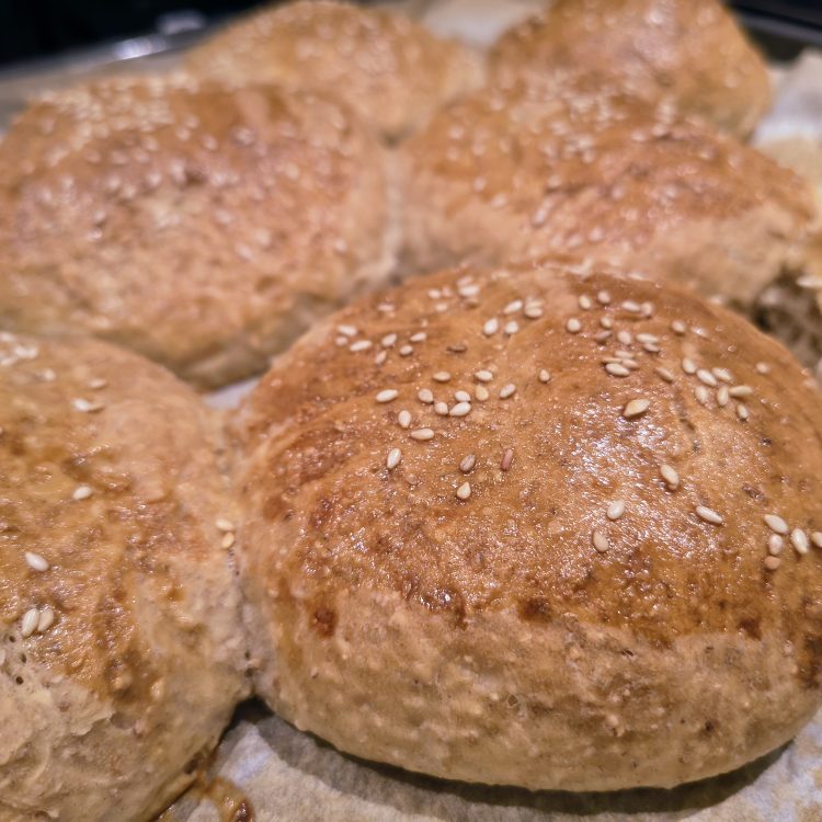 Grove Burgerboller med Sesamfrø